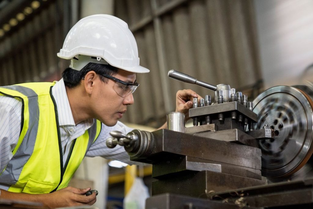 Qual o melhor curso técnico para arrumar emprego rápido em 2025